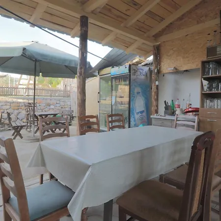 컨트리하우스 Etno Desa