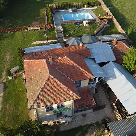 Etno Desa 컨트리하우스 *